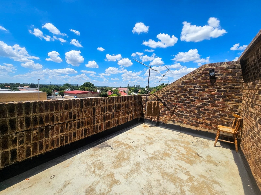 2 Bedroom Property for Sale in Potchefstroom North West
